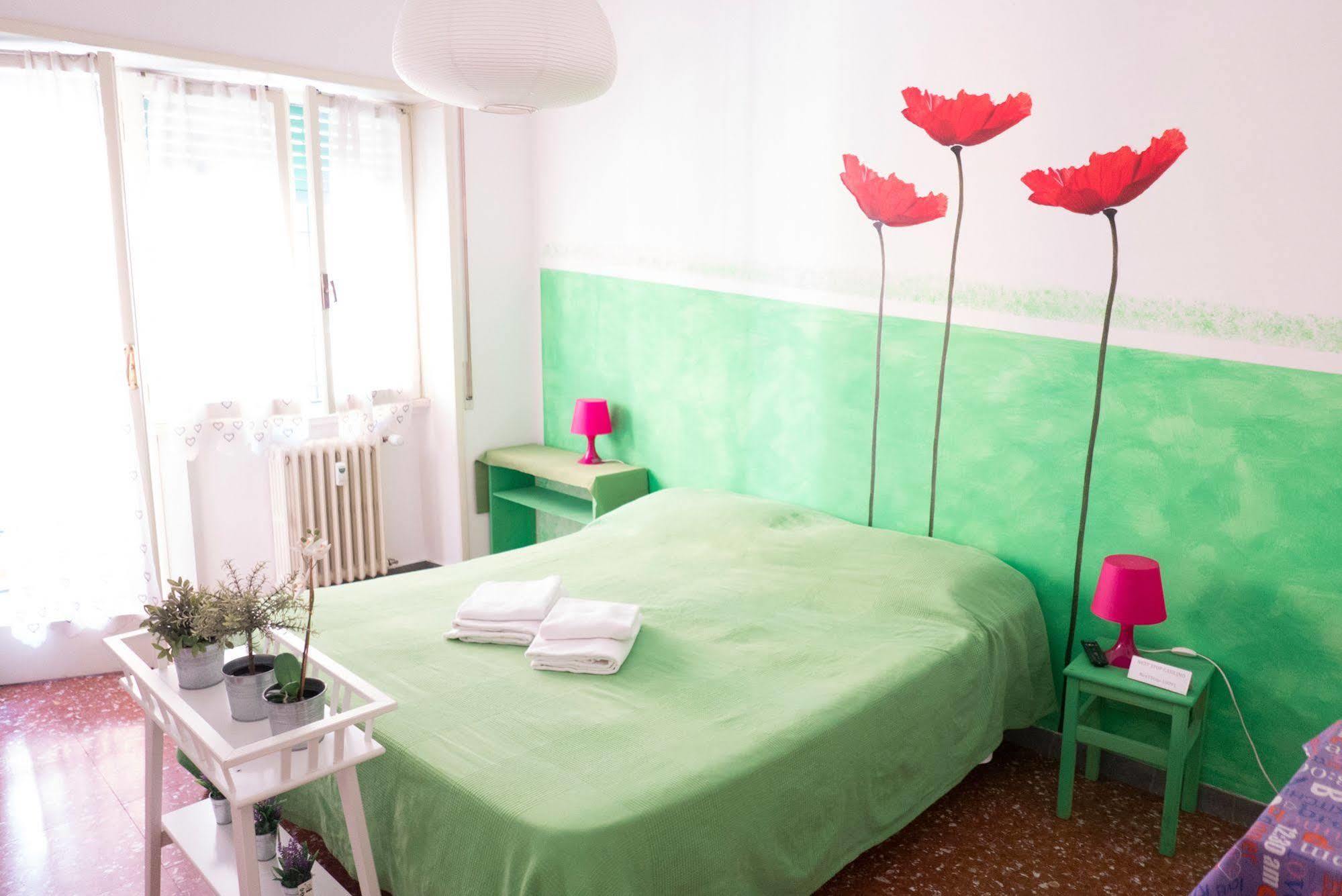 Guest house Next Stop Roma Affittacamere Casilino 3*